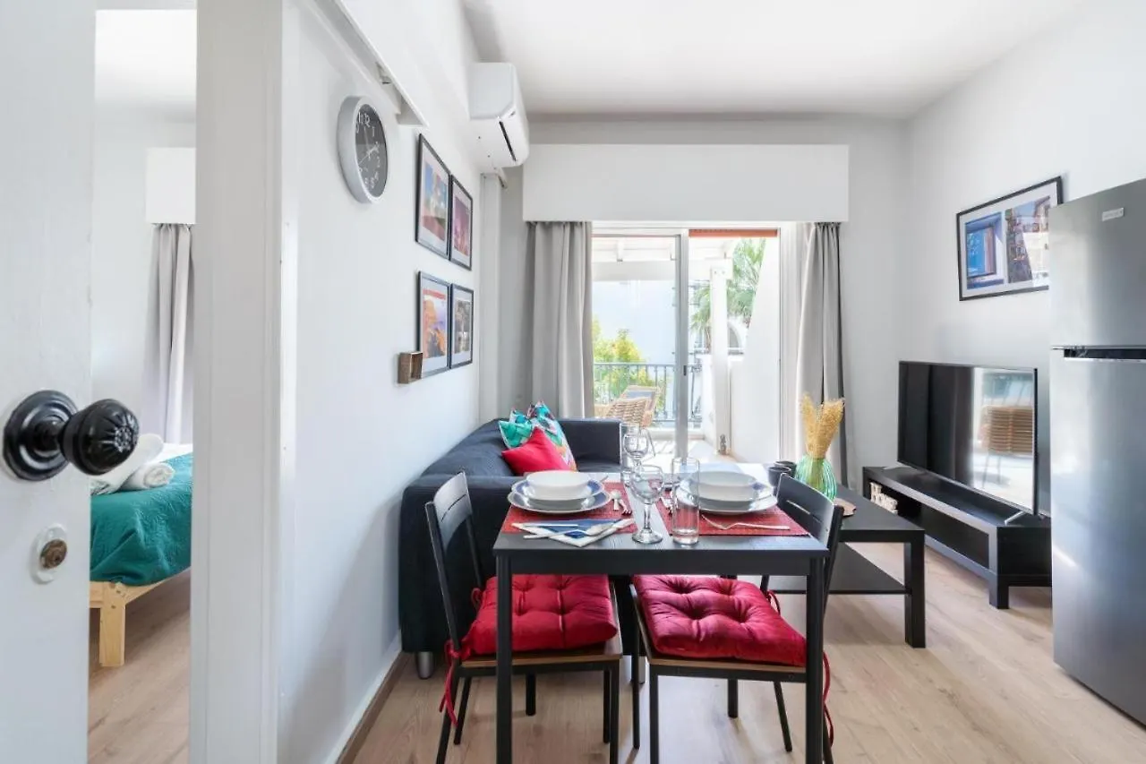 Lazy River 1-Bedroom Apartment لارنكا