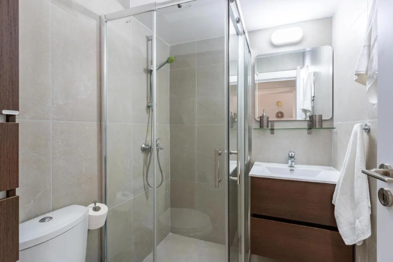 Lazy River 1-Bedroom Apartment لارنكا