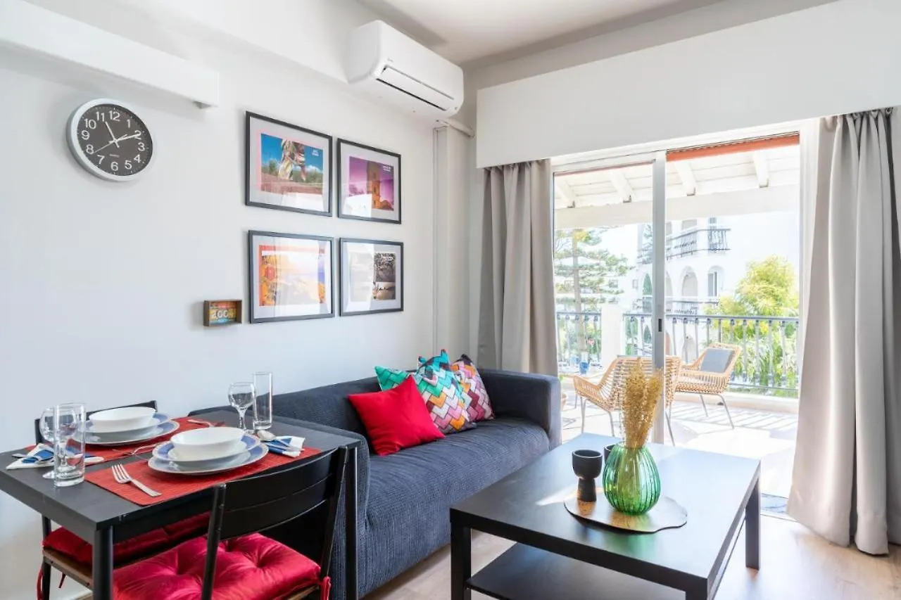 Lazy River 1-Bedroom Apartment لارنكا